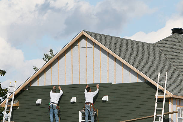 Professional Siding technician working in Shadyside, OH